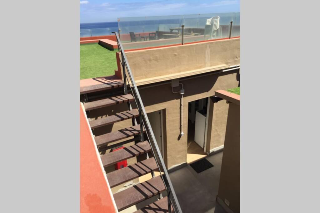 メレナラCosy Flat For 2 Directly At The Beachアパートメント エクステリア 写真