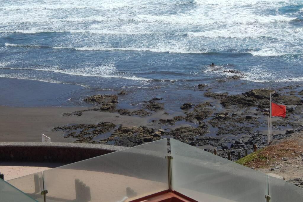 メレナラCosy Flat For 2 Directly At The Beachアパートメント エクステリア 写真